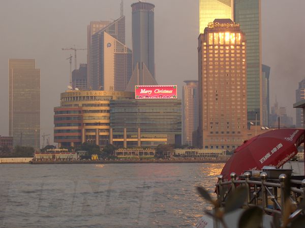 上海市（shì）正大（dà）廣（guǎng）場室外（wài）全（quán）彩色LED顯示屏