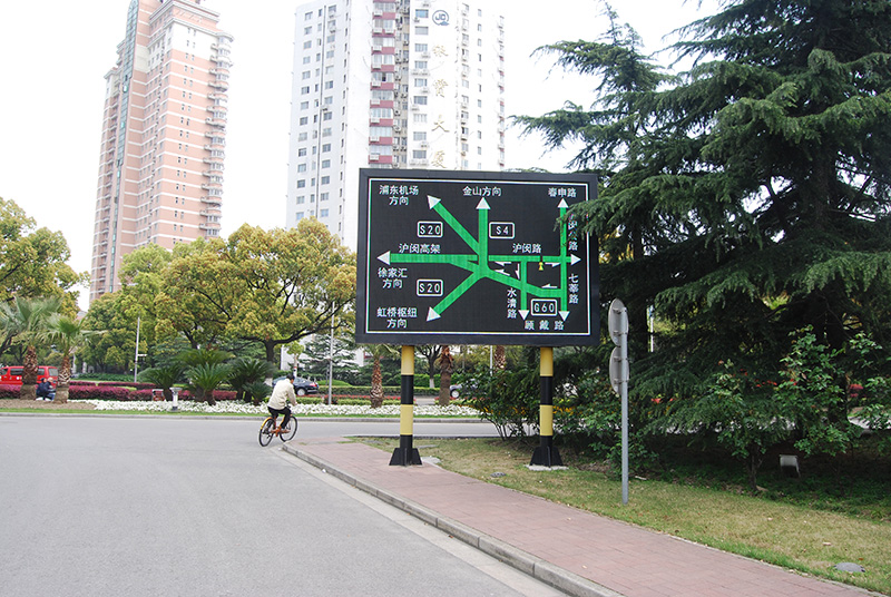 智能交通信號燈（dēng）,LED顯示屏,優化車流引導