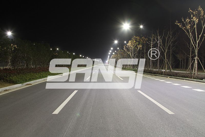 照亮（liàng）生活,改善出行,LED,道路（lù）照明燈（dēng）,點（diǎn）亮城市,美好未來